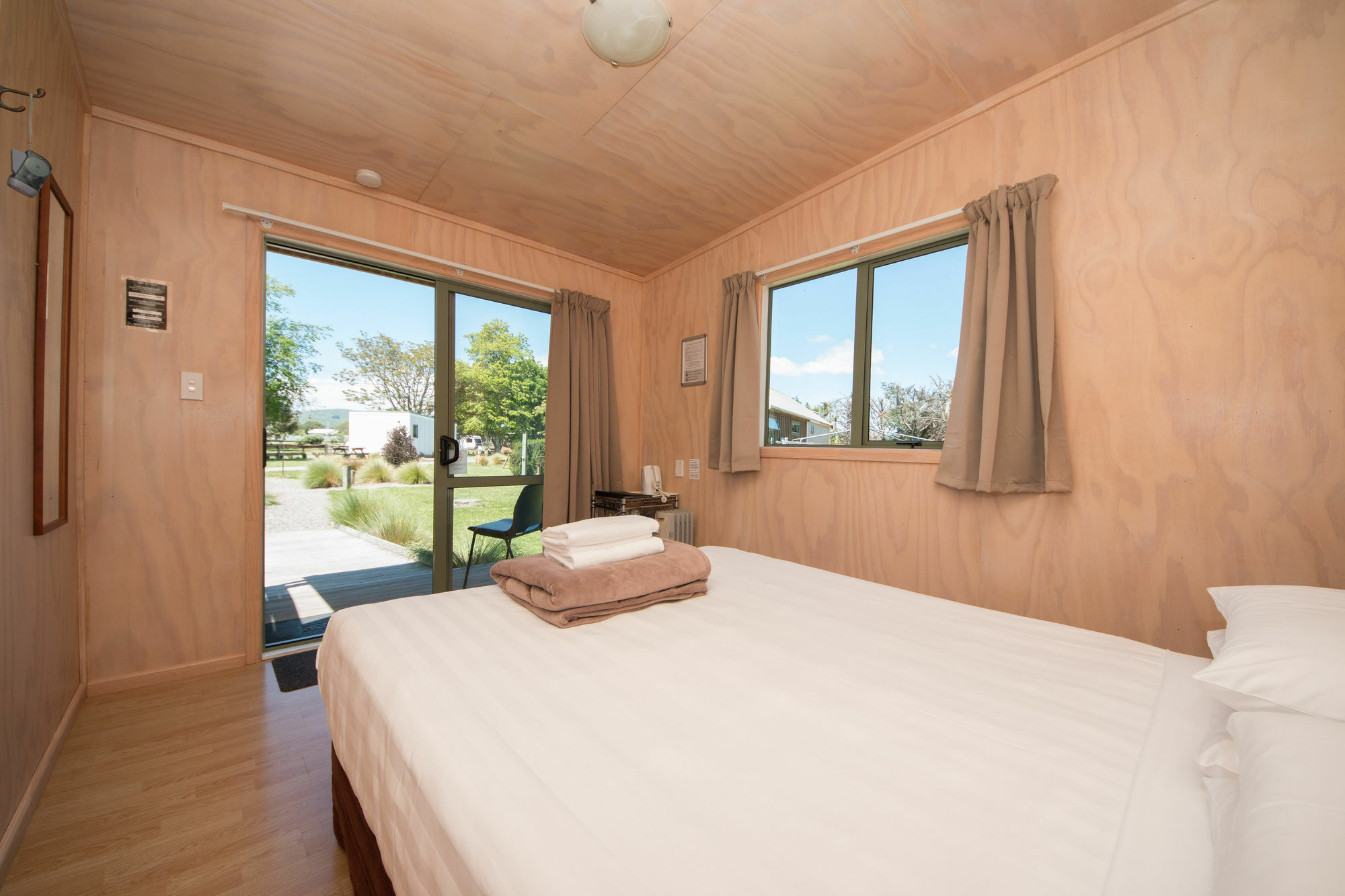 Martinborough Top 10 Holiday Park Экстерьер фото