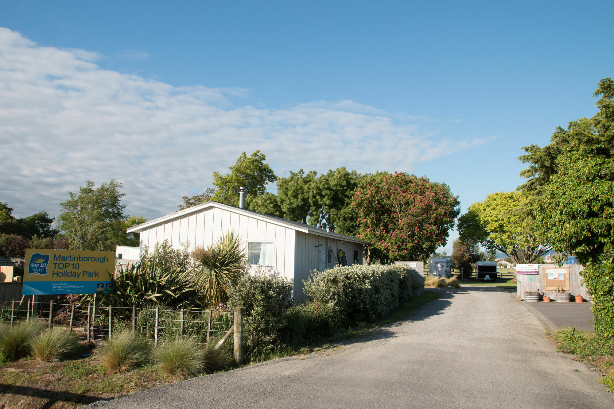 Martinborough Top 10 Holiday Park Экстерьер фото