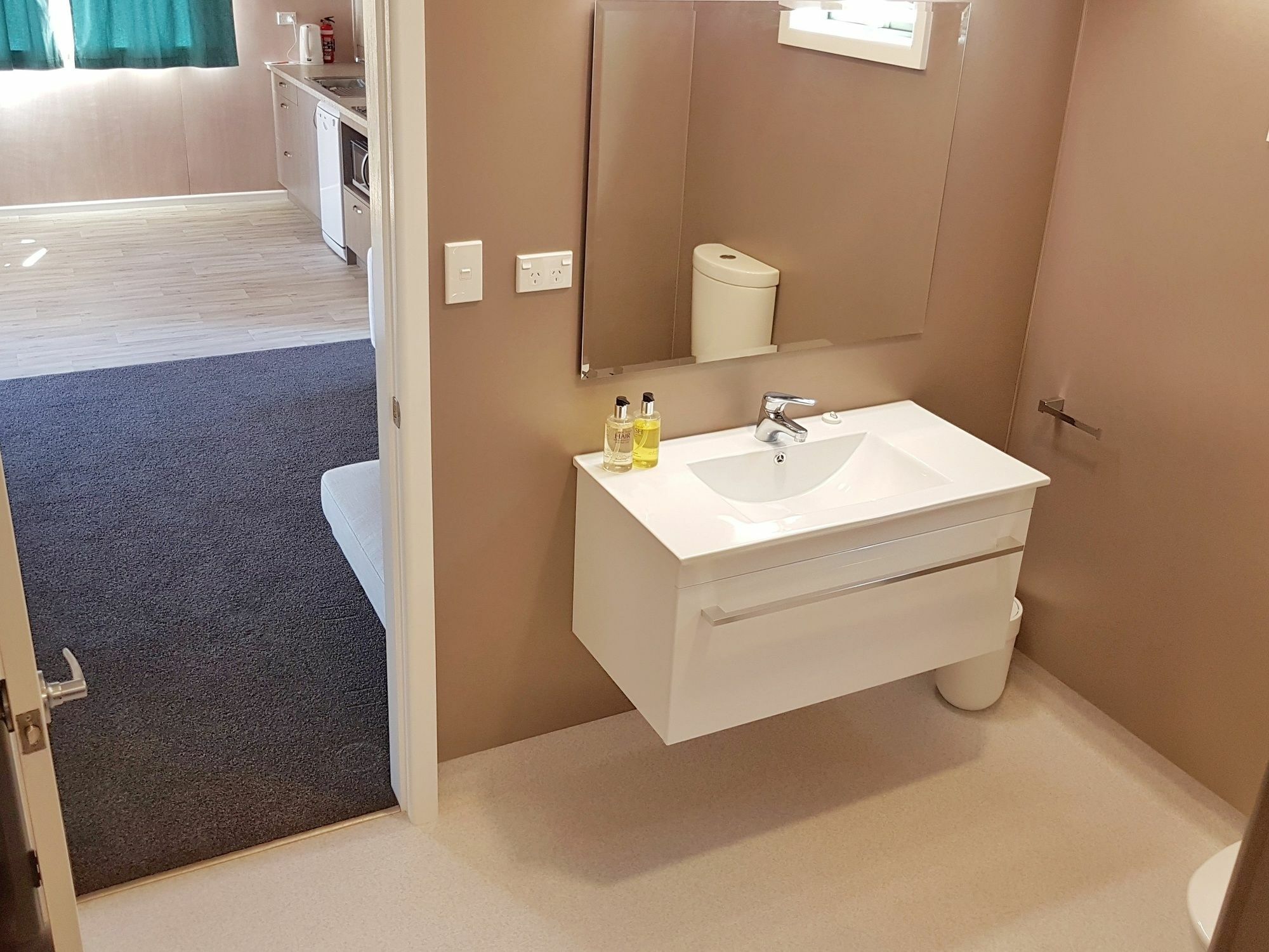 Martinborough Top 10 Holiday Park Экстерьер фото